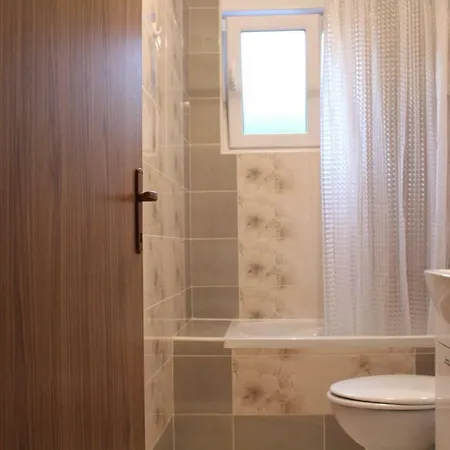 Mia 7 شقة تْسْغيكفانِتْسا