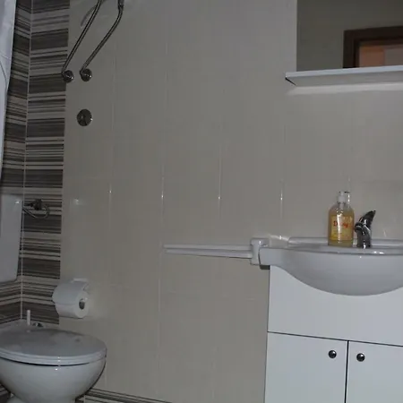 Mia 7 تْسْغيكفانِتْسا